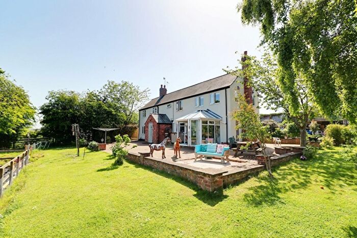 4 Bedroom Detached House For Sale In Brigg Road, Howsham, LN7