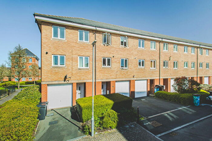 5 Bedroom House Of Multiple Occupation For Sale In Saltash Road, Swindon, SN2