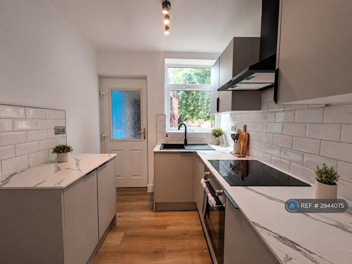 3 Bedroom Semi Detached House To Rent In Thurlington Road, Leicester, LE3