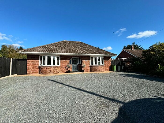 3 Bedroom Detached Bungalow For Sale In Ellingham Road, Attleborough, Norfolk, NR17