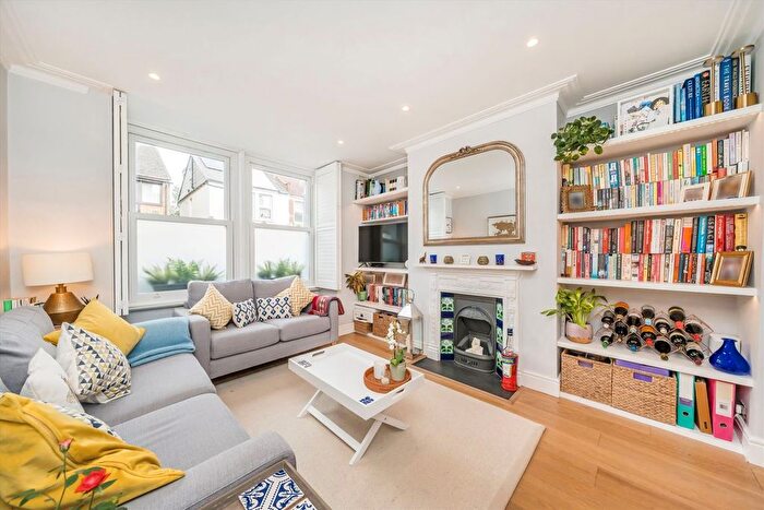 1 Bedroom Maisonette For Sale In Fairlight Road, Tooting, SW17