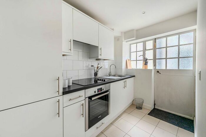 1 Bedroom Flat To Rent In Fulham Road, Chelsea, London, SW3