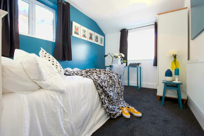 6 Bedroom House To Rent In Halsbury Road, L6