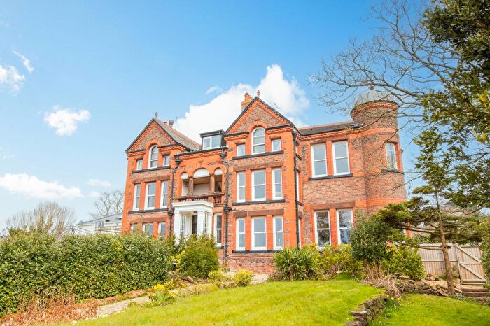2 Bedroom Flat For Sale In Farr Hall Drive, Lower Heswall, CH60