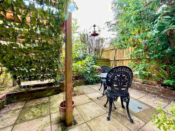 1 Bedroom Flat To Rent In St Catherines Road, Winchester, SO23