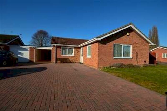 3 Bedroom Maisonette Flat To Rent In Willow Way, Trumpington, CB22