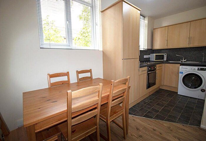 4 Bedroom Flat To Rent In Goldington Street, London, NW1