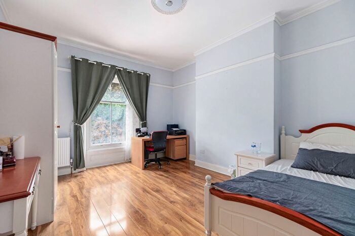 7 Bedroom Semi-detached House For Sale In Broomgrove Road, Botanical Gardens, S10