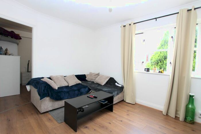 1 Bedroom Flat To Rent In Hickory Close, London, N9
