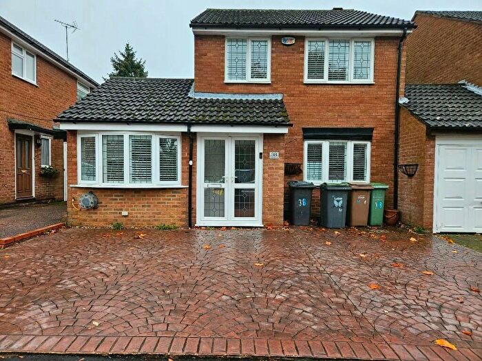 3 Bedroom Semi-Detached House To Rent In Blakeney Drive, Luton, Bedfordshire, LU2