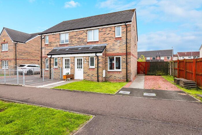 3 Bedroom Semi Detached House For Sale In Barholm Avenue, Garthamlock, G33