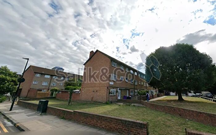 4 Bedroom Terraced House For Sale In Daniel Bolt Close, London, E14