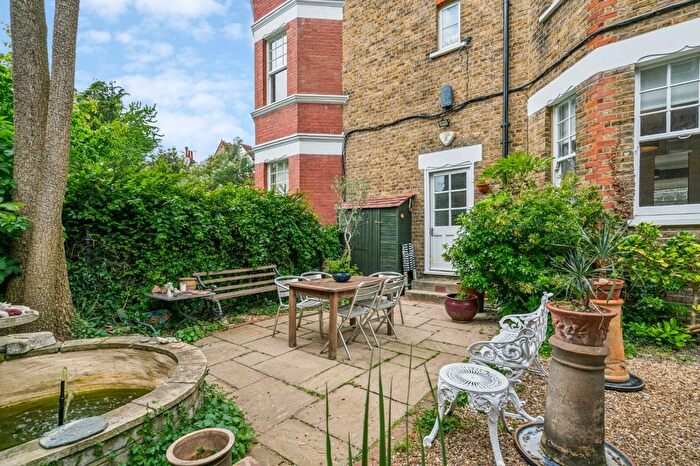 4 Bedroom Flat For Sale In Prebend Mansions, Chiswick High Road, W4