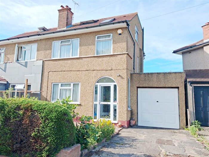 4 Bedroom Semi Detached House For Sale In Balmoral Drive, Hayes, UB4