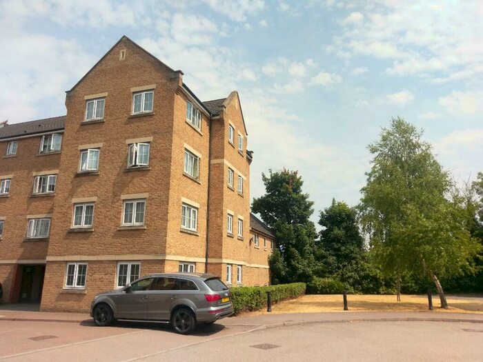 2 Bedroom Flat To Rent In Luton Road, Dunstable, LU5