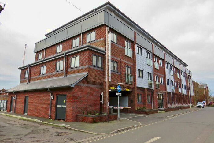 2 Bedroom Apartment To Rent In Cantelupe Road, East Grinstead, West Sussex, RH19