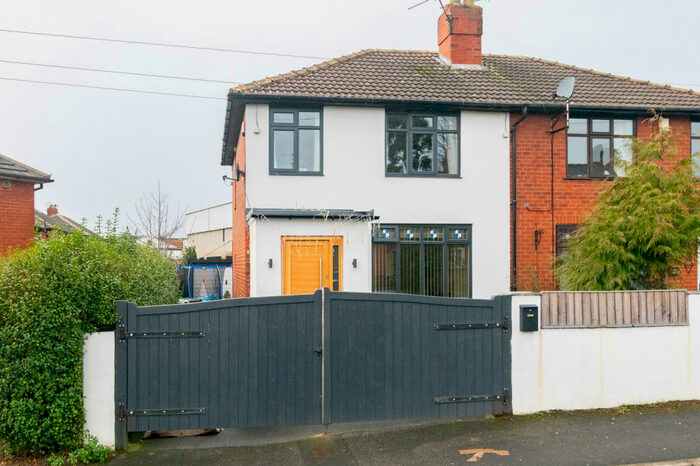 3 Bedroom Semi-Detached House To Rent In Firth Grove, Leeds, LS11