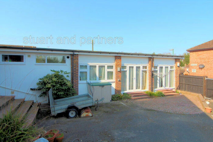 1 Bedroom Flat To Rent In Queens Road, Haywards Heath, RH16