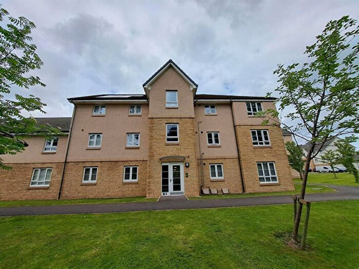 2 Bedroom Flat To Rent In Kidlaw Close, Edinburgh, EH16