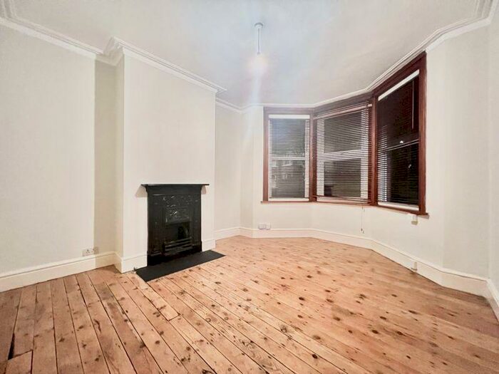 2 Bedroom Apartment To Rent In Two Bedroom Ground Floor Flat - Edward Road (&#, Pcm), E17