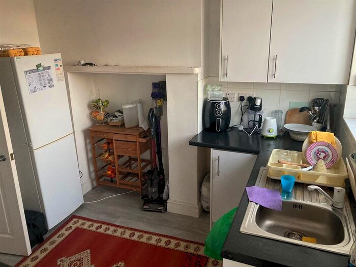 2 Bedroom Flat To Rent In Alexandra Avenue, South Harrow, Harrow, HA2