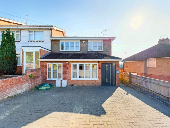 5 Bedroom Semi-Detached House To Rent In North Drive, High Wycombe, HP13