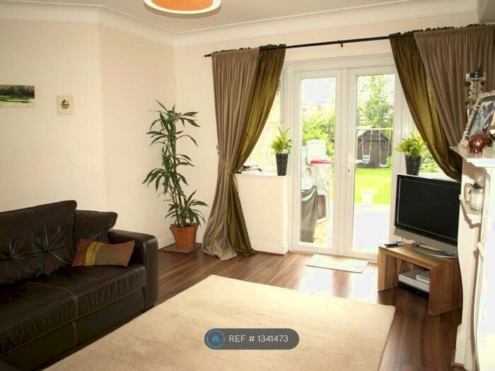 1 Bedroom Flat To Rent In Elmhurst Avenue, London, N2