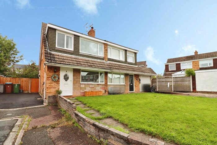 3 Bedroom Semi-Detached House For Sale In Cottage Close, Bromborough, CH63