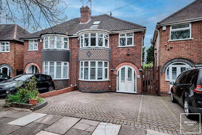 3 Bedroom Semi-Detached House For Sale In Grayswood Park Road, Quinton, B32