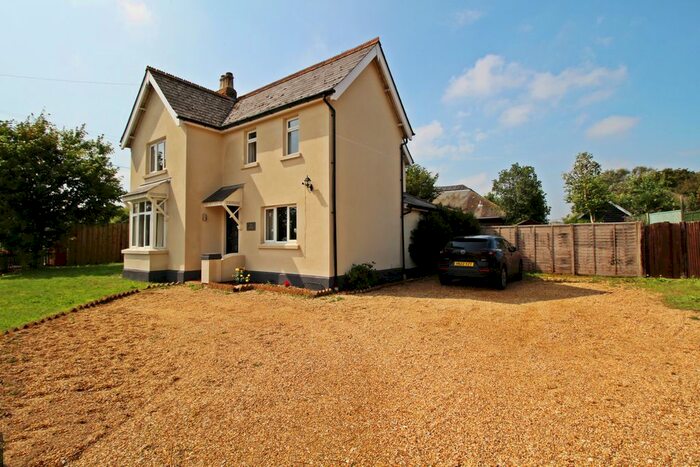 4 Bedroom Detached House For Sale In Appledram Lane South, Chichester, PO20