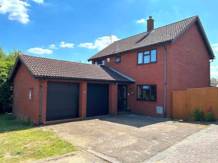 4 Bedroom Detached House To Rent In Littlemere, Two Mile Ash, MK8
