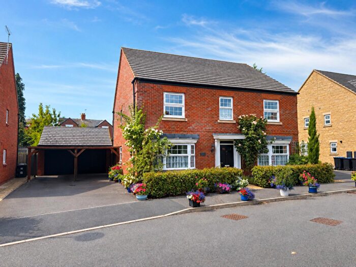 5 Bedroom Detached House For Sale In Larbourne Park Road, Flore, Northamptonshire, NN7