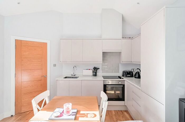1 Bedroom Flat For Sale In Ashford, Surrey, TW15