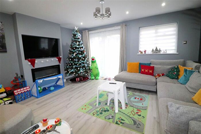 3 Bedroom Terraced House For Sale In Myrtle Close, Erith, DA8