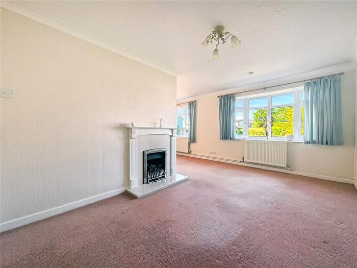 2 Bedroom Bungalow For Sale In Ringwood Close, Wigston, Leicestershire, LE18
