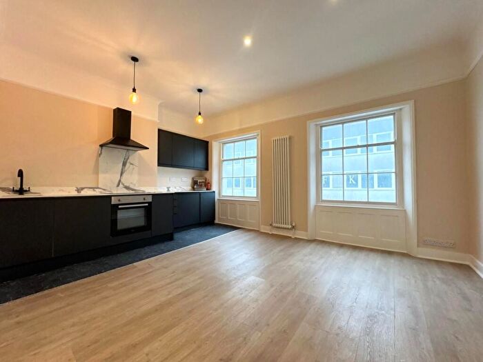 1 Bedroom Flat To Rent In Western Road -, RL01