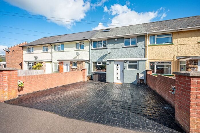3 Bedroom Terraced House For Sale In The Avenue, Govilon, NP7