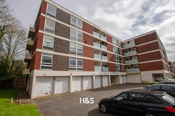 2 Bedroom Flat For Sale In Chelmscote Road, Solihull, B92