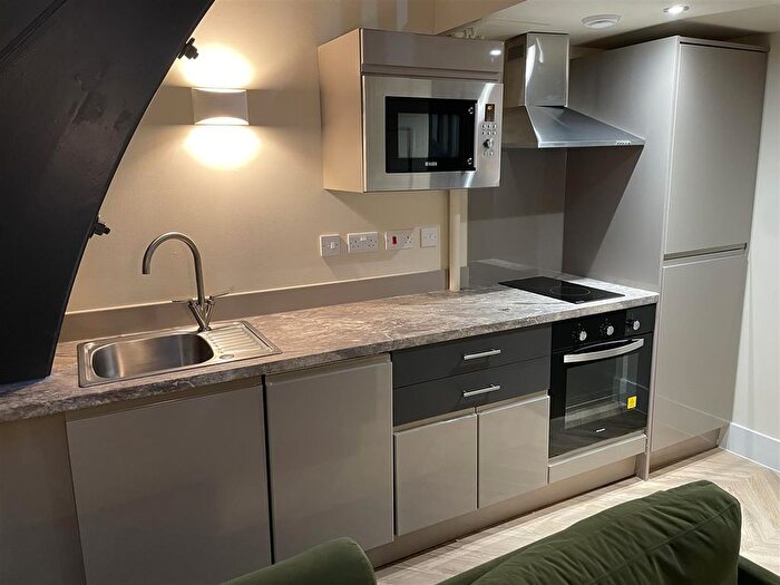 1 Bedroom Flat To Rent In The Headrow, Leeds, LS1