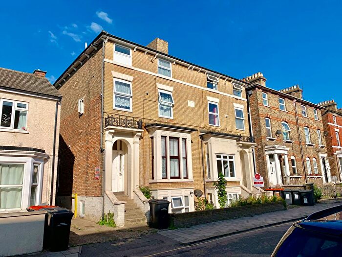 1 Bedroom Flat To Rent In Bedford, Bedford, MK40