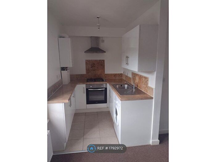 2 Bedroom Flat To Rent In Parish Lane, London, SE20