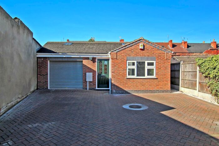 1 Bedroom Detached Bungalow To Rent In Yorke Street, Hucknall, Nottingham, NG15