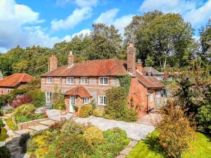 4 Bedroom Country House For Sale In Grayshott, North Waltham, Basingstoke, Hampshire, RG25