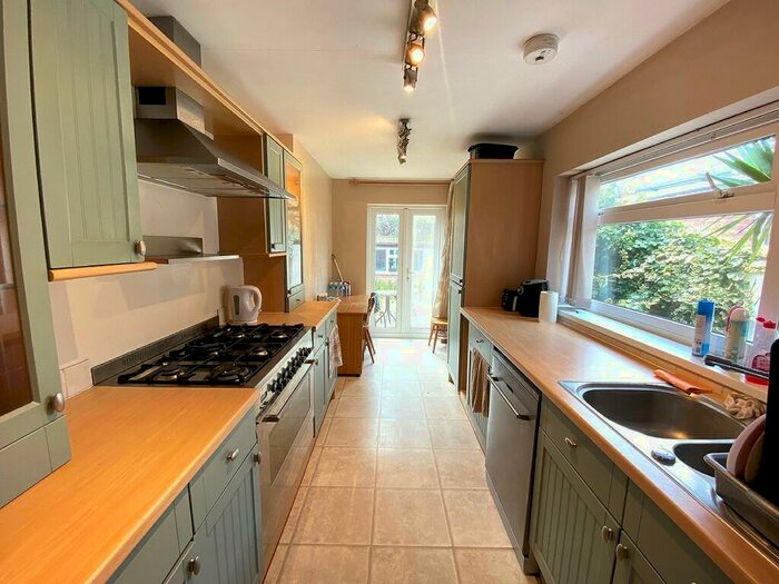 3 Bedroom Terraced House To Rent In Lincoln Road, Portsmouth, PO1