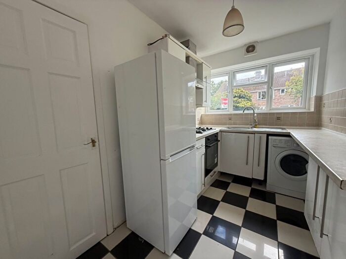 3 Bedroom Maisonette To Rent In Coniston Road, Leamington Spa, CV32