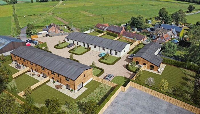 3 Bedroom Barn Conversion For Sale In Oxleaze Farm Barns, Claypits Lane, SN7