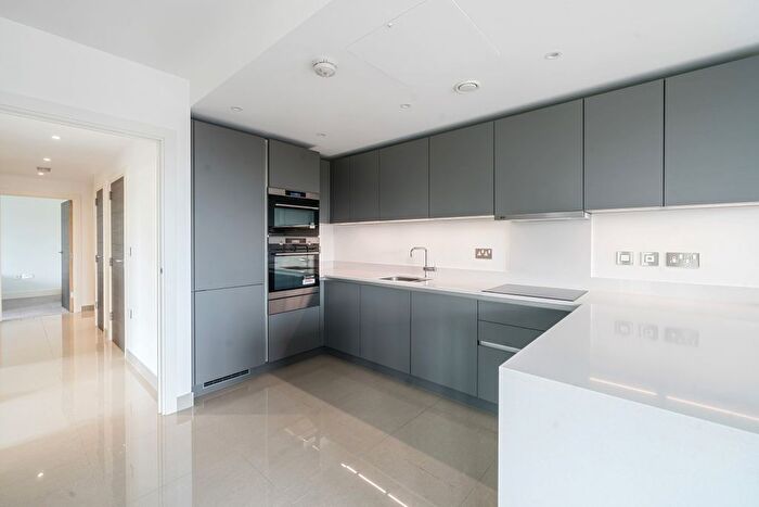 3 Bedroom Flat To Rent In Delphini Apartments, Southwark, SE1