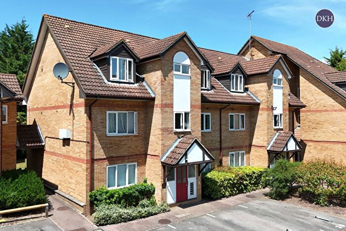 1 Bedroom Flat To Rent In Rochester Drive, Watford, Hertfordshire, WD25