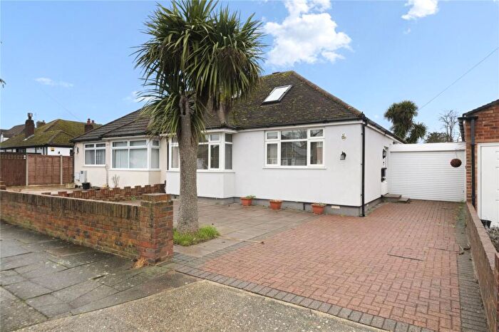 2 Bedroom Bungalow For Sale In Collins Drive, Ruislip, HA4