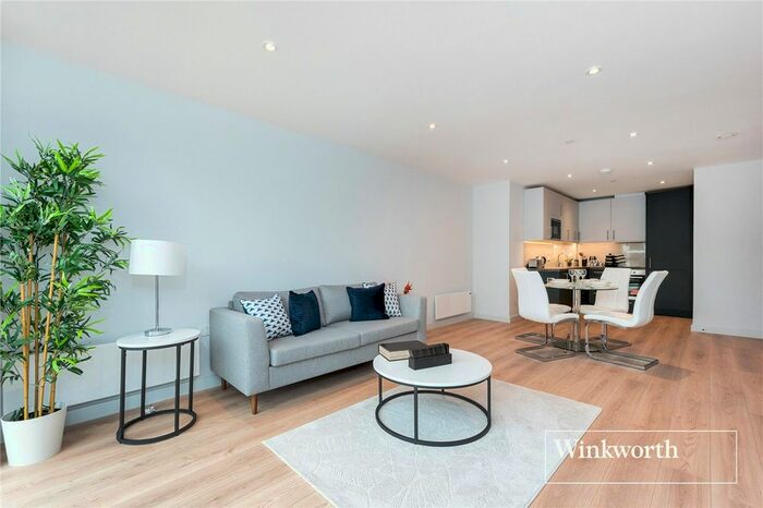 2 Bedroom Flat To Rent In Shakespeare Road, London, N3